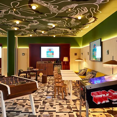 Mama Shelter Hotel