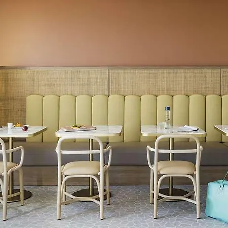 Hotel Okko Aeroport 4*