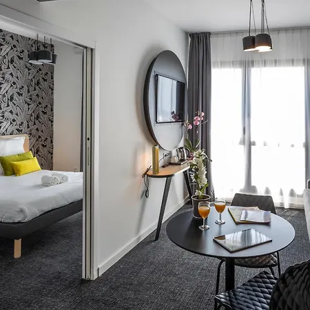 Aparthotel Nemea Arenas Aeroport 4*