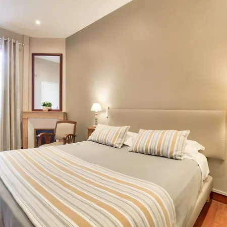 Lepante Hotell 2*