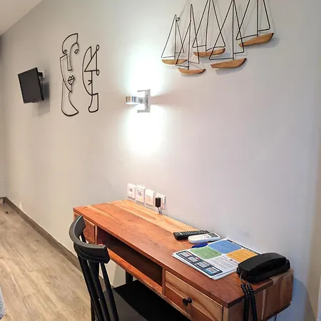 Hotel H33