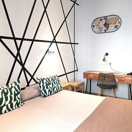 H33 Hotel 2*