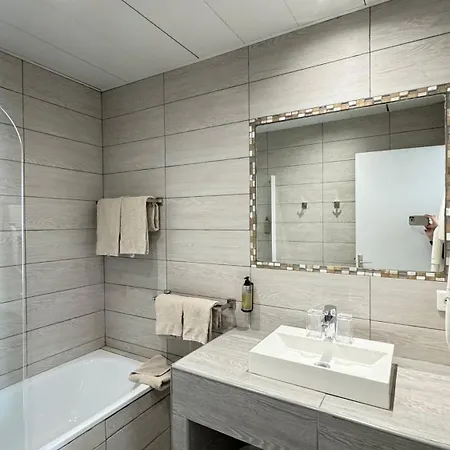 Helvetique 3*
