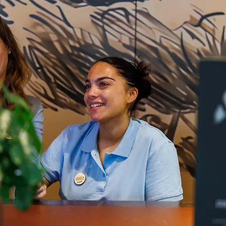 Adagio Centre מלון דירות 3*
