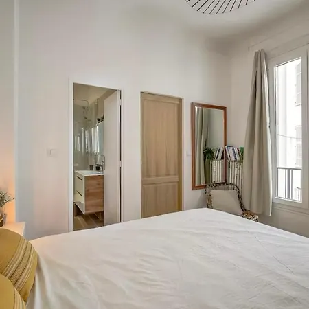 Calme & Chic - Centre Apartment