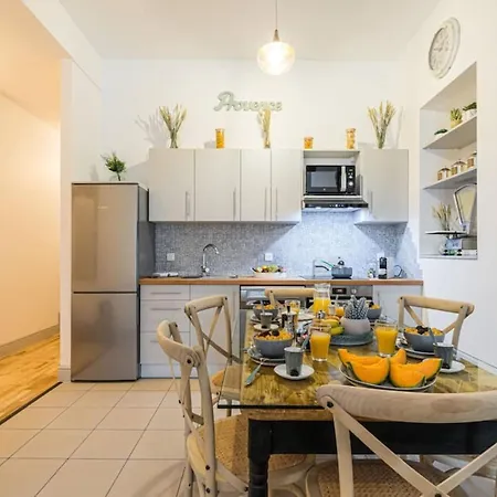 Gallieni - Superb & Unique In City Center Apartman *