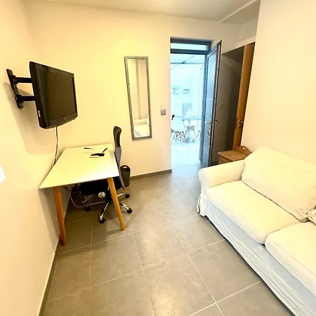 Apartment Jardin 10mn Centre Nice