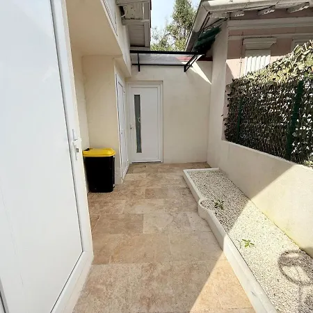 Vakantiehuis Modern House Fabron, Garden, Air Conditioning
