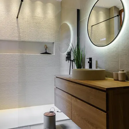 Petit Joyau Dans Le Vieux Appartement *