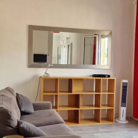 26m2 Avec Terrasse 16m2 니스