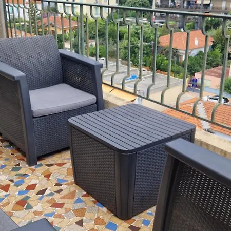 26m2 Avec Terrasse 16m2 니스