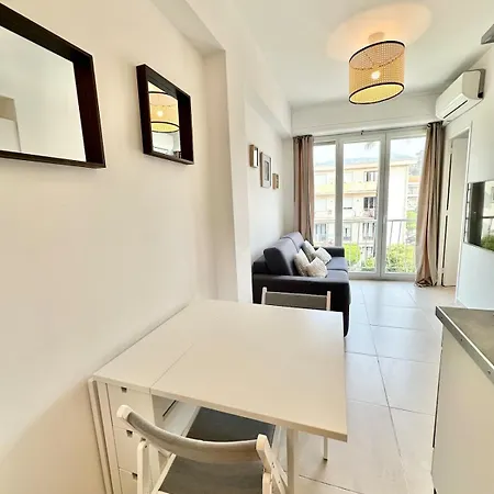 Cozy For 4 - Wifi & Air Conditioning Nizza