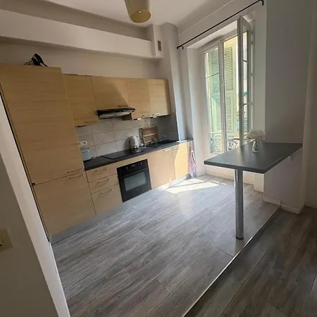Appartement Large Flat W Balcony Centre *