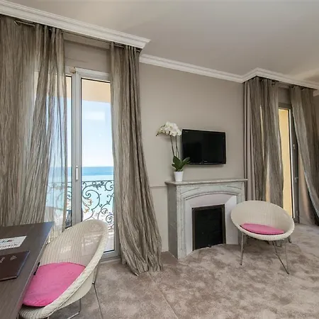Отель Le Royal Promenade Des