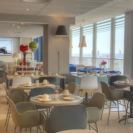 Mercure Promenade Des Hotel 4*