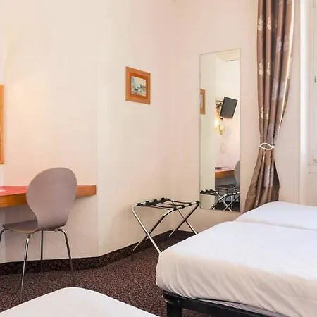Hostal Ozz *