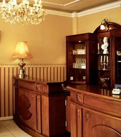 Lepante Hotell 2*