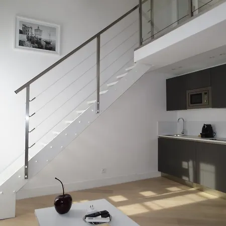Marechal Foch Duplex Apartment *