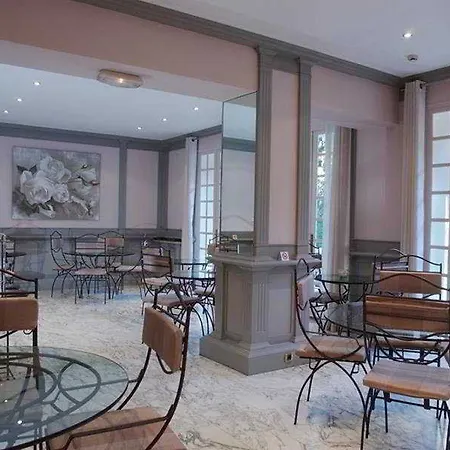 Victoria Hotel 4*