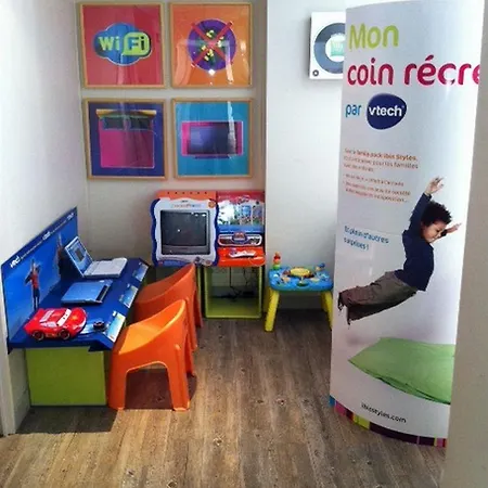 Ibis Styles Centre Port Hotell