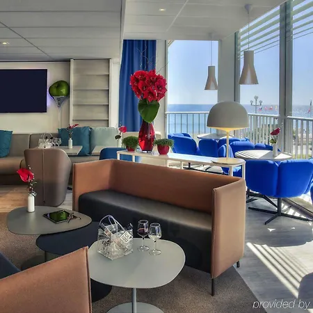 Mercure Promenade Des Hotel 4*