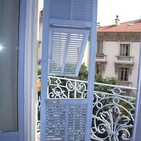 Hotel Saint Hubert 2*