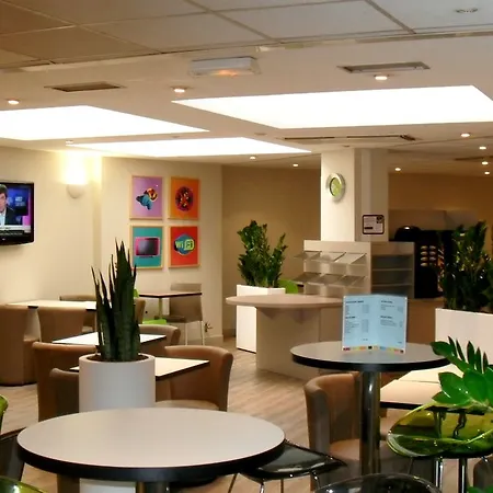 Hotell Ibis Styles Centre Port 3*
