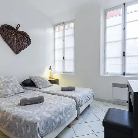 Ste Reparate F4 Moderne, Design, Place Rossetti, Heart Old Town Appartement