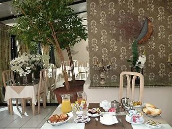 Saint Georges Hotel 4*