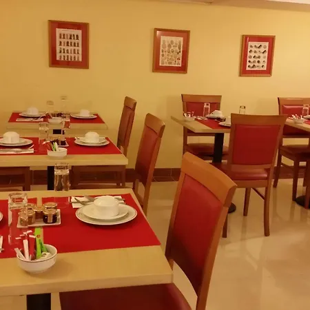 Les Cigales 3* Ницца