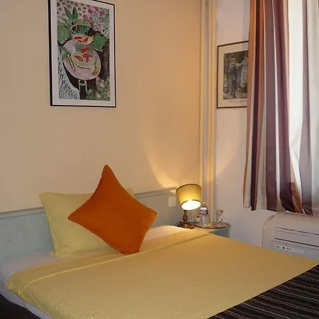 Logis Victorine Hotel 2*