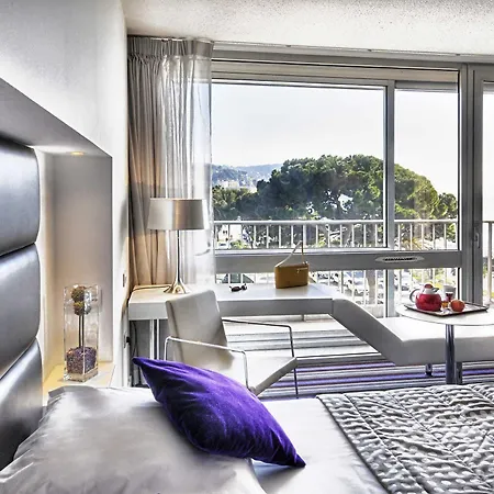 Hotel Mercure Promenade Des 4*