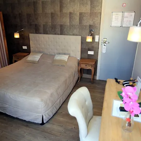 H33 Hotel 2*