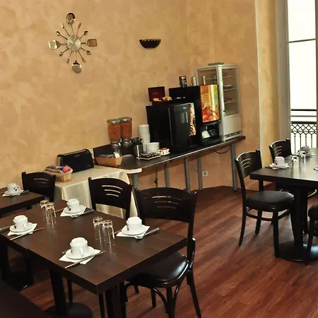H33 Hotel 2*