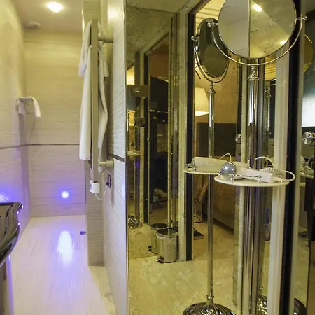 Отель Le Meurice 3*