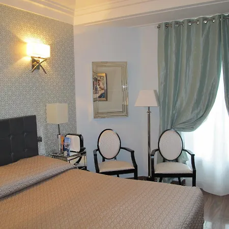 Отель Le Meurice 3*