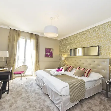 Le Royal Promenade Des 3*