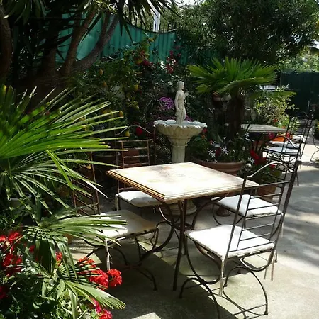 Hotel Logis Victorine