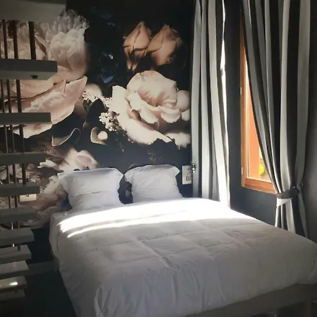 Bed & Breakfast With A Vue 2*