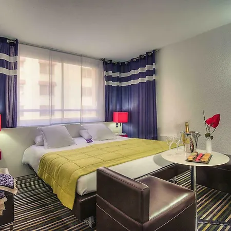 Mercure Promenade Des Hotel