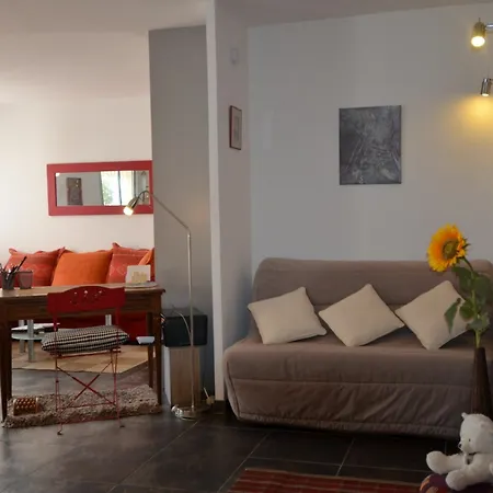 Apartment Rouge Indien *