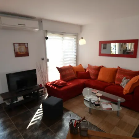 Apartment Rouge Indien