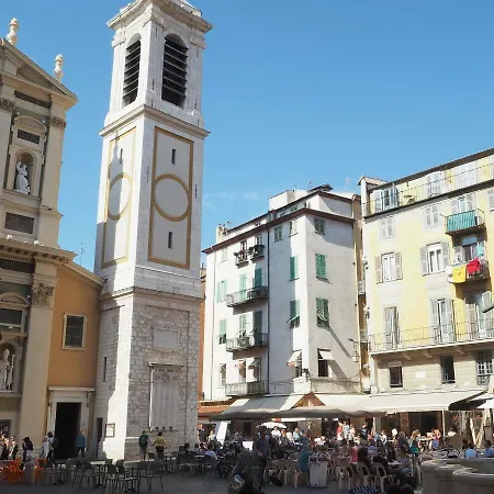 2 Bedroom Old Town Centre Apartman