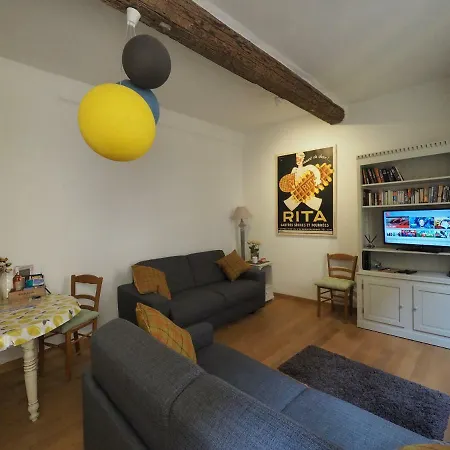 2 Bedroom Old Town Centre Nizza