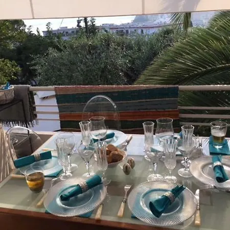 Iris Villa Niza