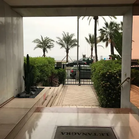 Tanagra Apartment *