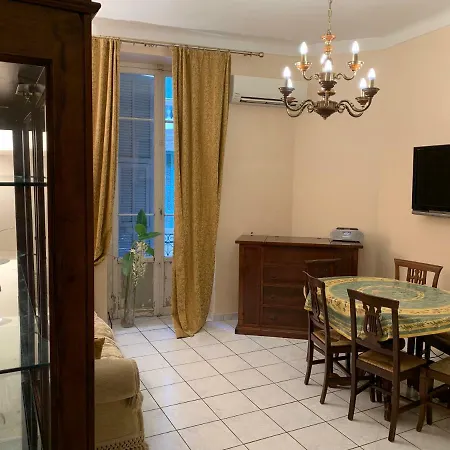 3 Rue Dante Apartment *