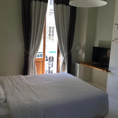 Bed & Breakfast With A Vue Nice