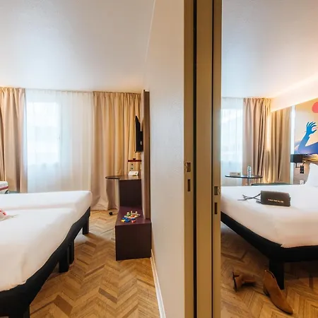 Ibis Styles Aeroport Arenas Otel
