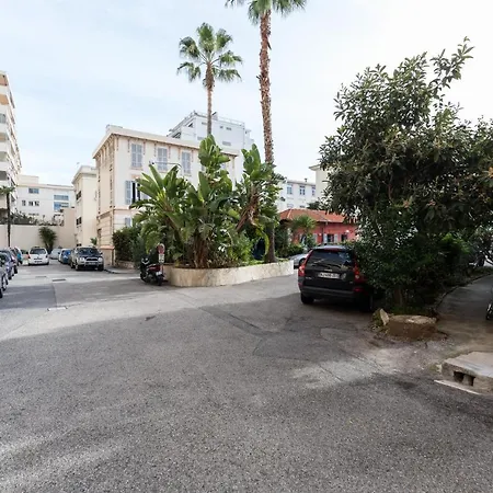 Promenade Des . Apartment